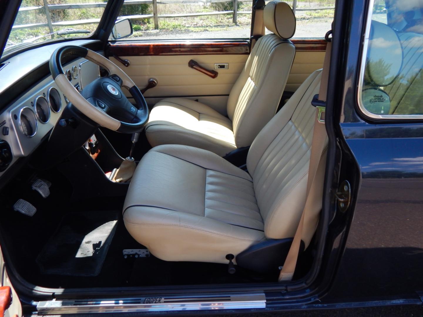 1984 Blue /Beige Leather Austin Mini Sport (A/A25751477) with an 1275cc 4 cylinder engine, Manual transmission, located at 6528 Lower York Road, New Hope, PA, 18938, (215) 862-9555, 40.358707, -74.977882 - Photo#9